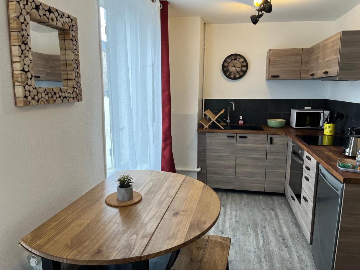 Le Voltaire Apartment Melun Bagian luar foto