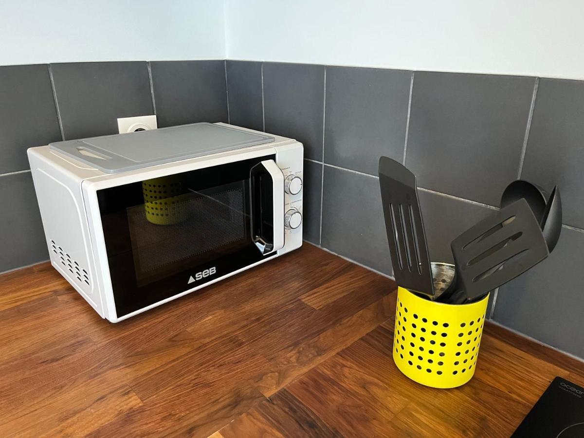 Le Voltaire Apartment Melun Bagian luar foto
