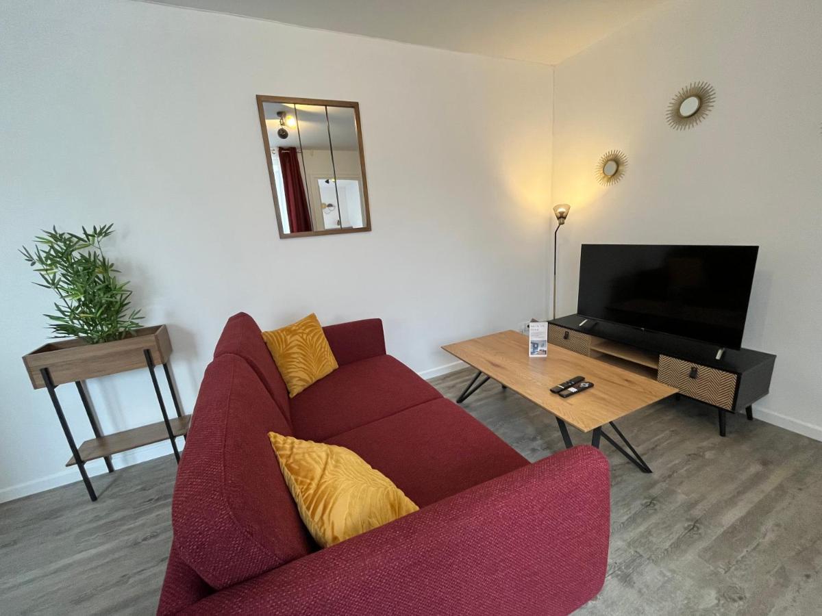 Le Voltaire Apartment Melun Bagian luar foto