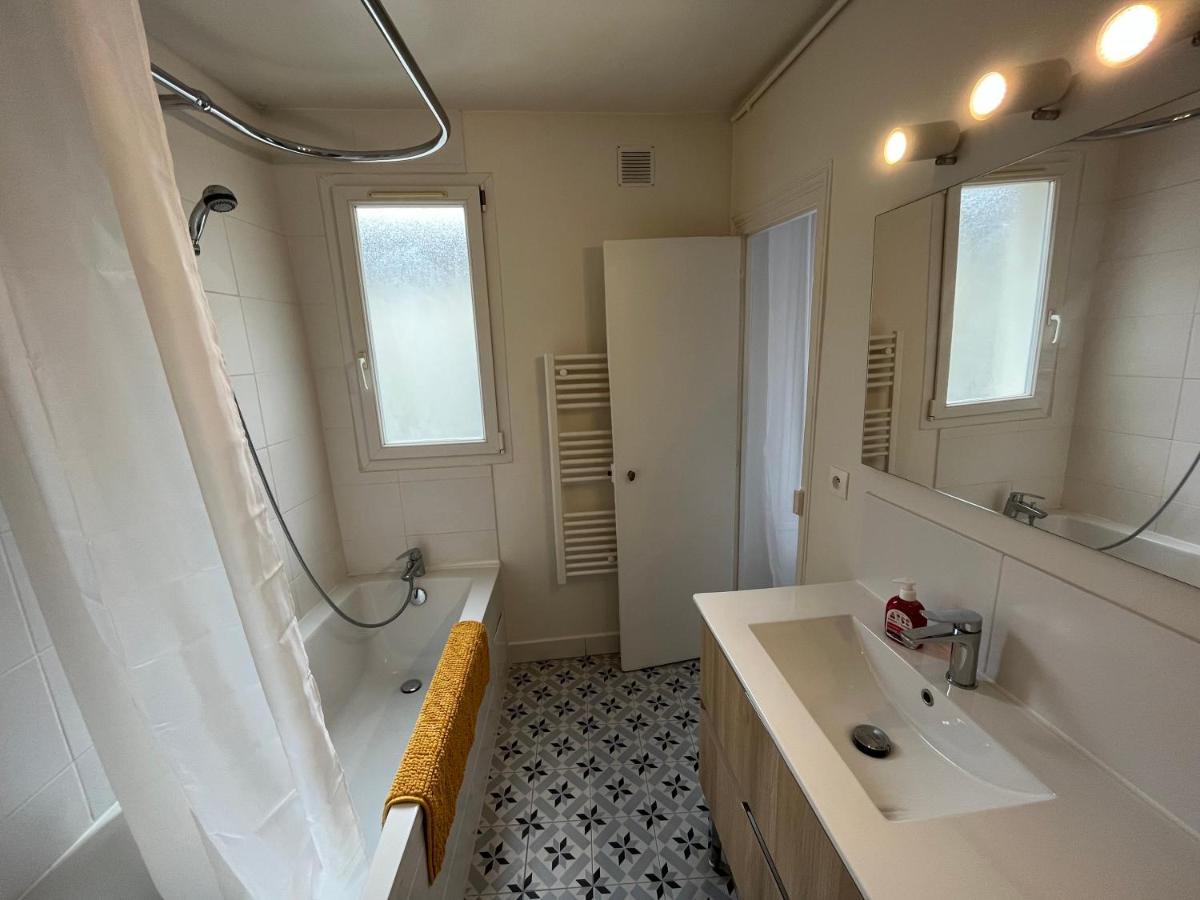 Le Voltaire Apartment Melun Bagian luar foto
