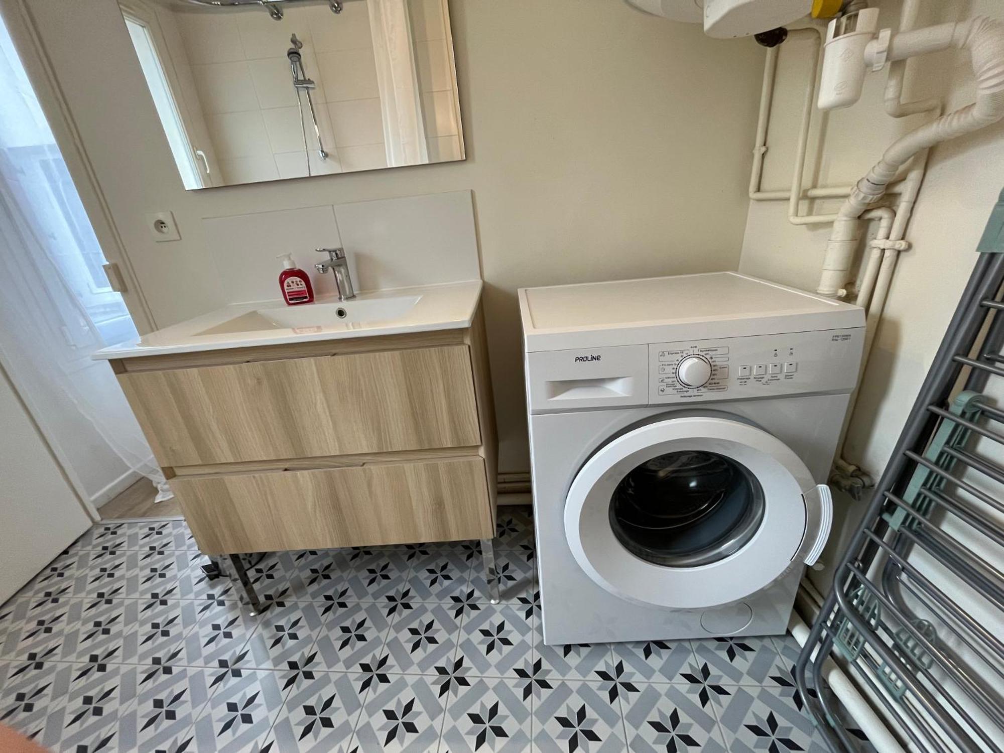 Le Voltaire Apartment Melun Bagian luar foto
